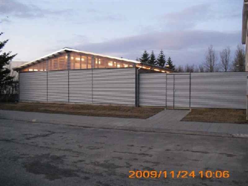 Útiklefar við Sundhöll Selfoss 2